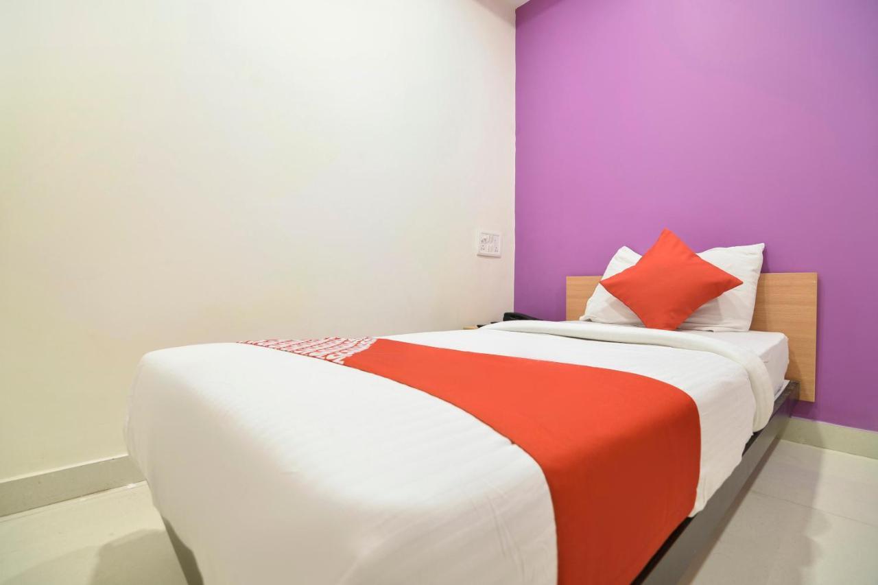 Oyo 71151 7 Treats Hotel 3*