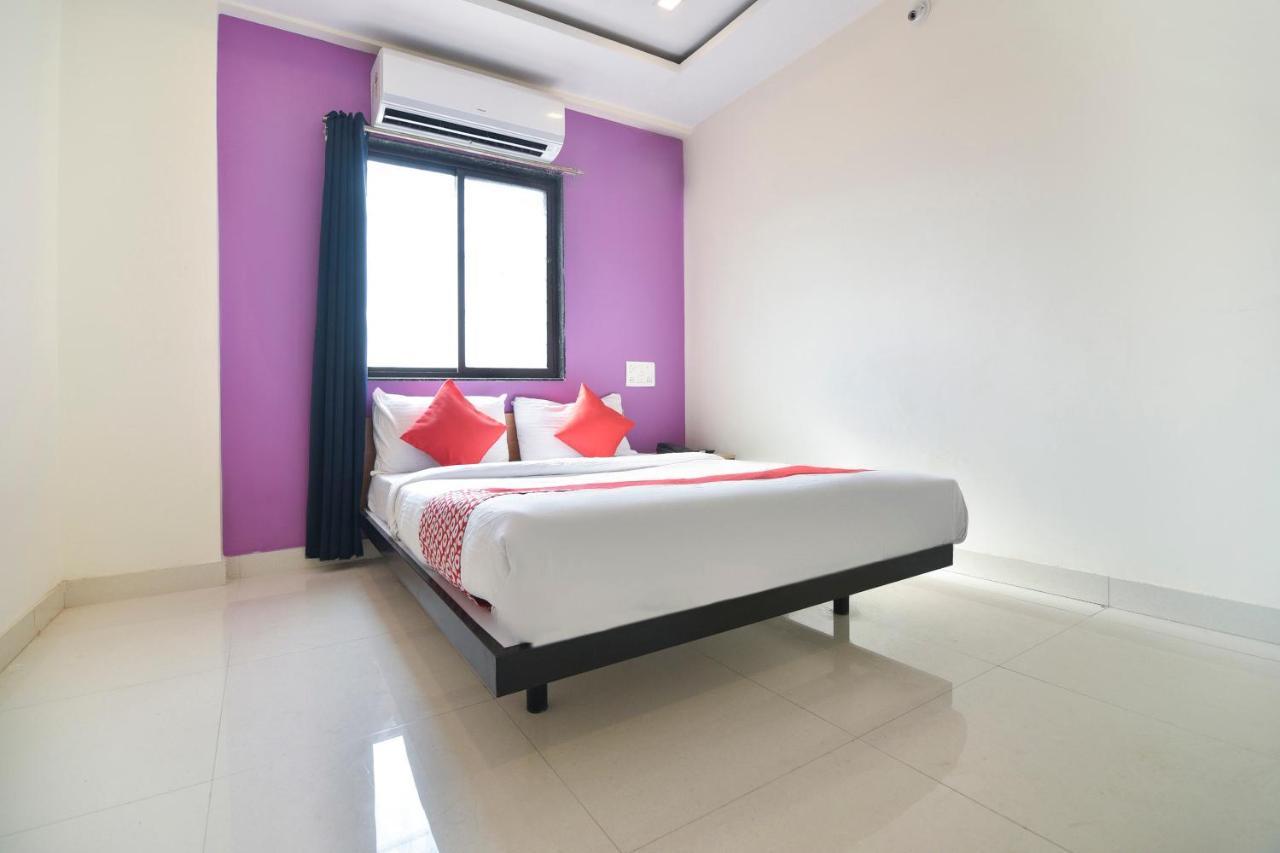 Hotel Oyo 71151 7 Treats 3*