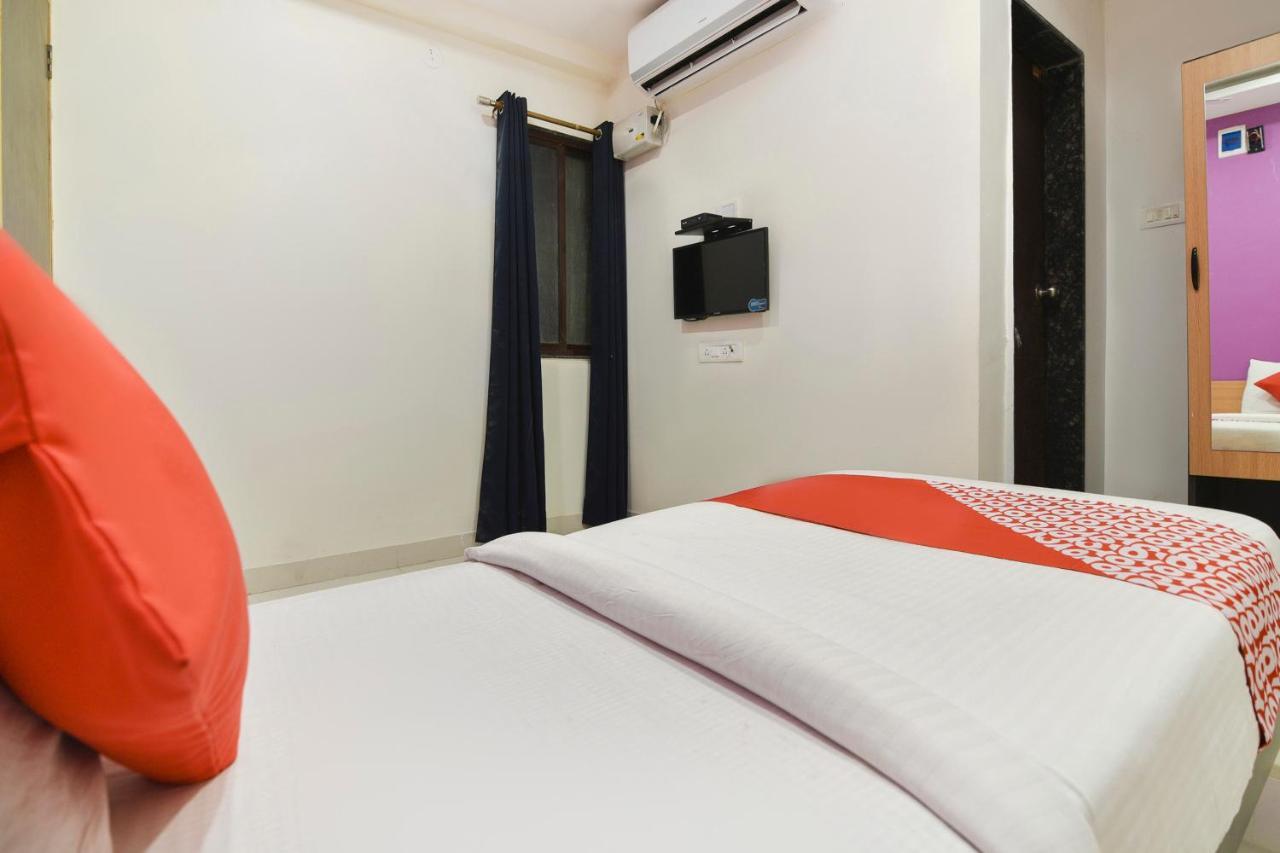 Oyo 71151 7 Treats Hotel 3*