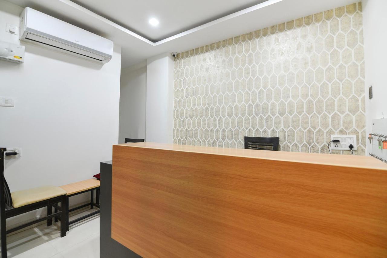Hotel Oyo 71151 7 Treats Pune