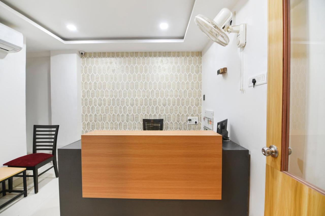 Oyo 71151 7 Treats Hotel